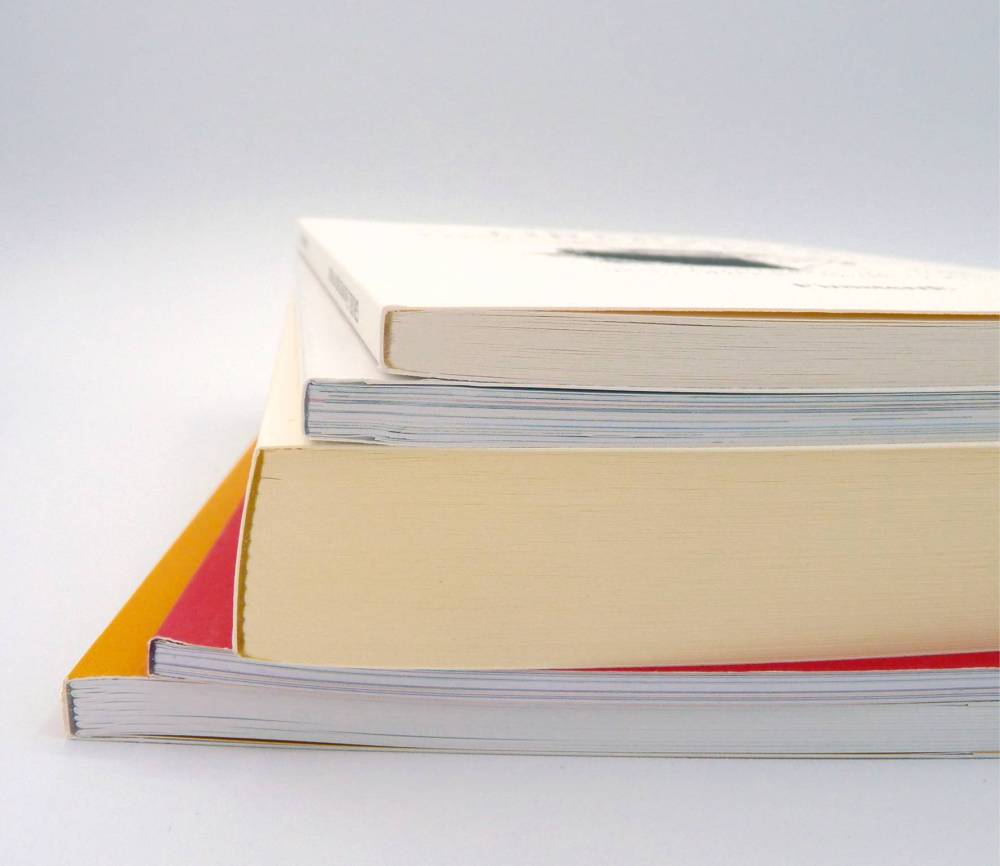 livres dos carré collé